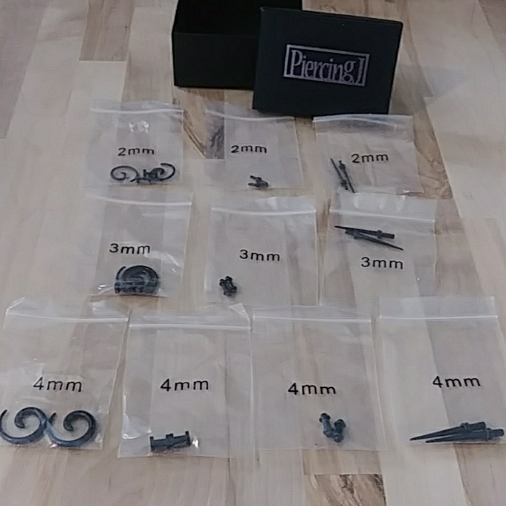 Ear gauge kit